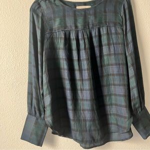 Women’s Loft Plaid Long Cuffed Sleeve Blouse. Size S, Pre- owned good condition